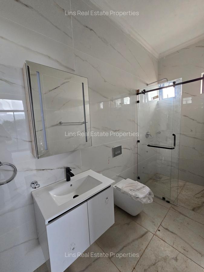 5 Bed Townhouse with En Suite in Lavington - 10