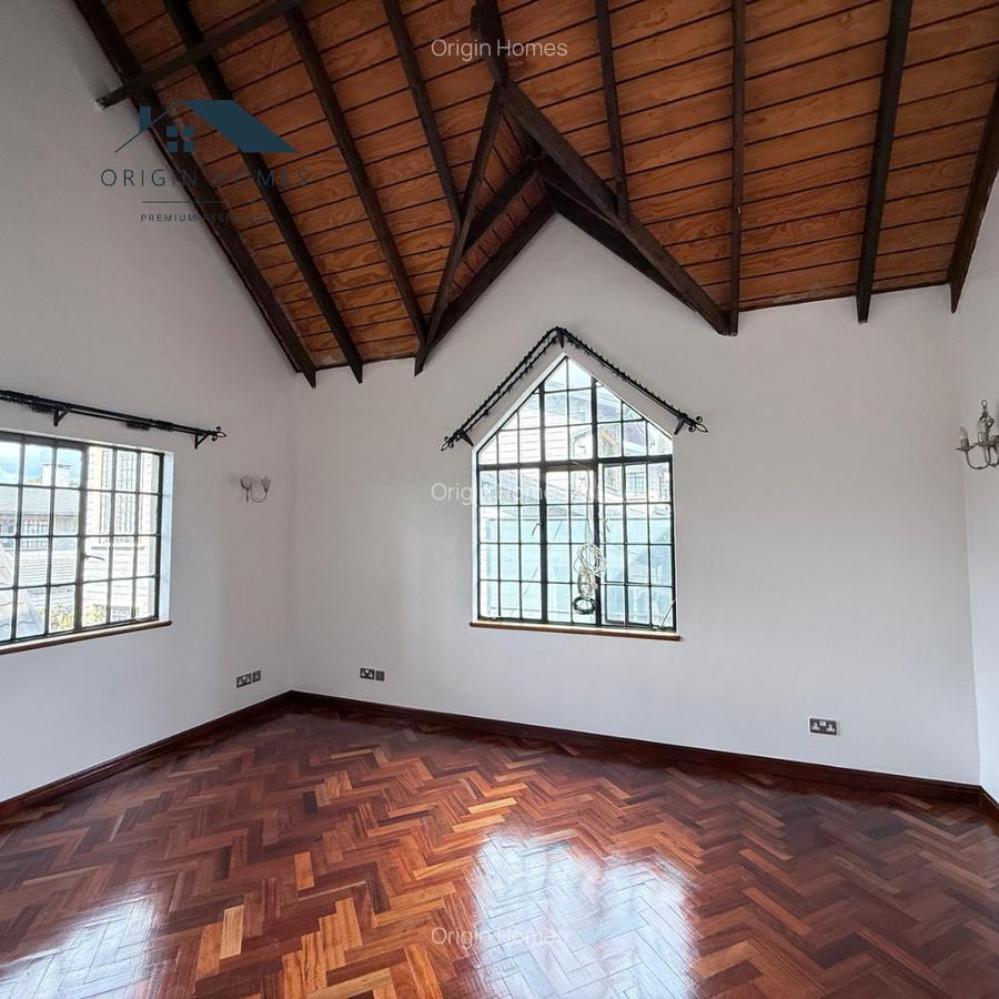 5 Bed Townhouse with En Suite at Lavington - 2