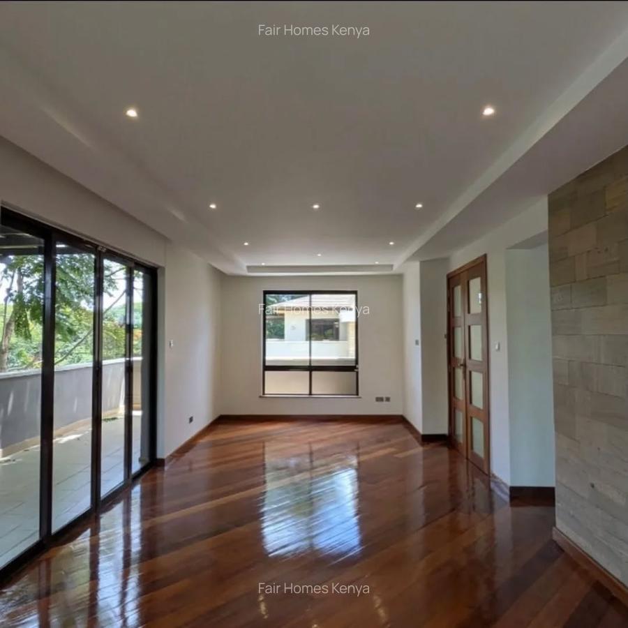 5 Bed Townhouse with En Suite at Lavington Green - 9