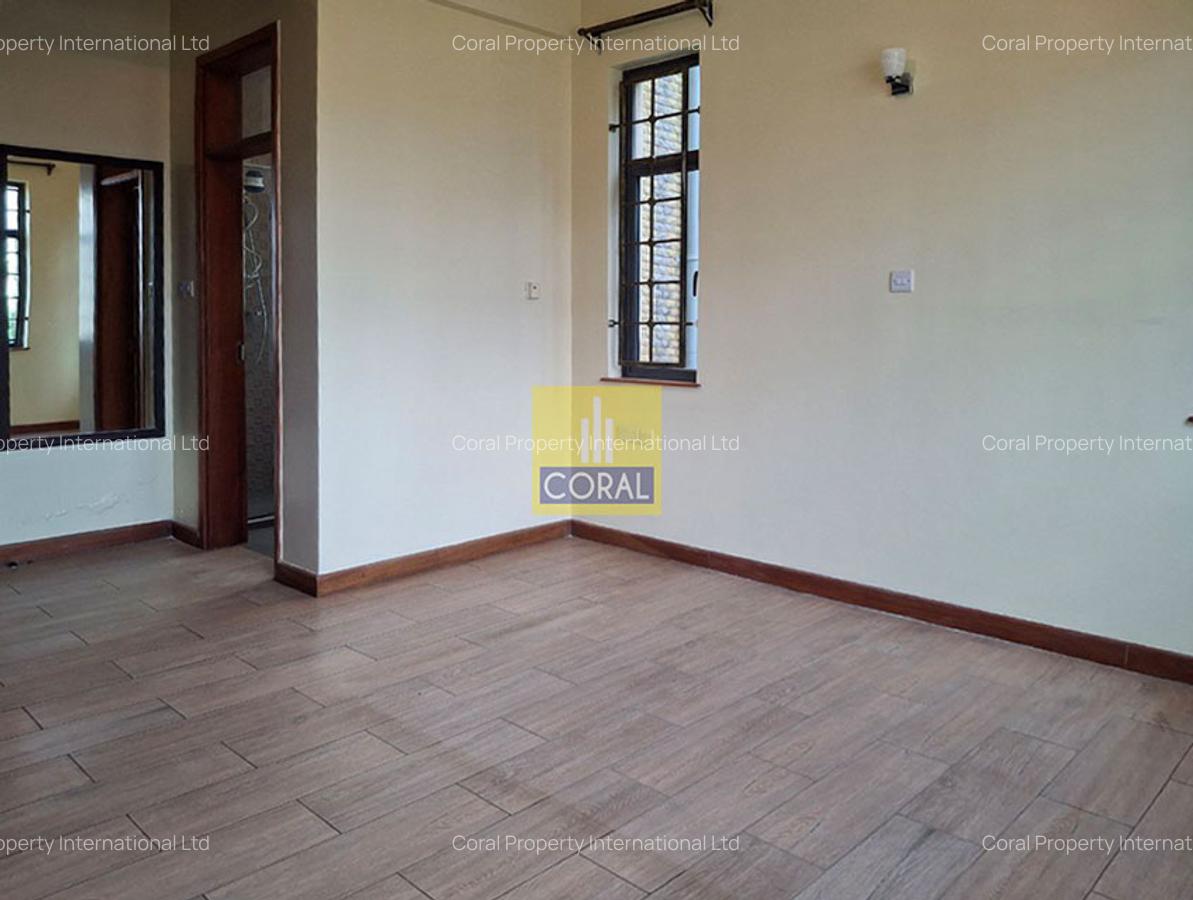 3 Bed Apartment with Lift in Parklands - 16