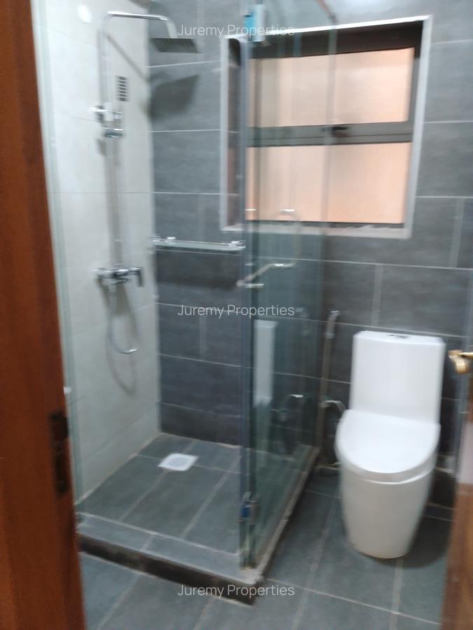Serviced 2 Bed Apartment with En Suite in Kilimani - 5