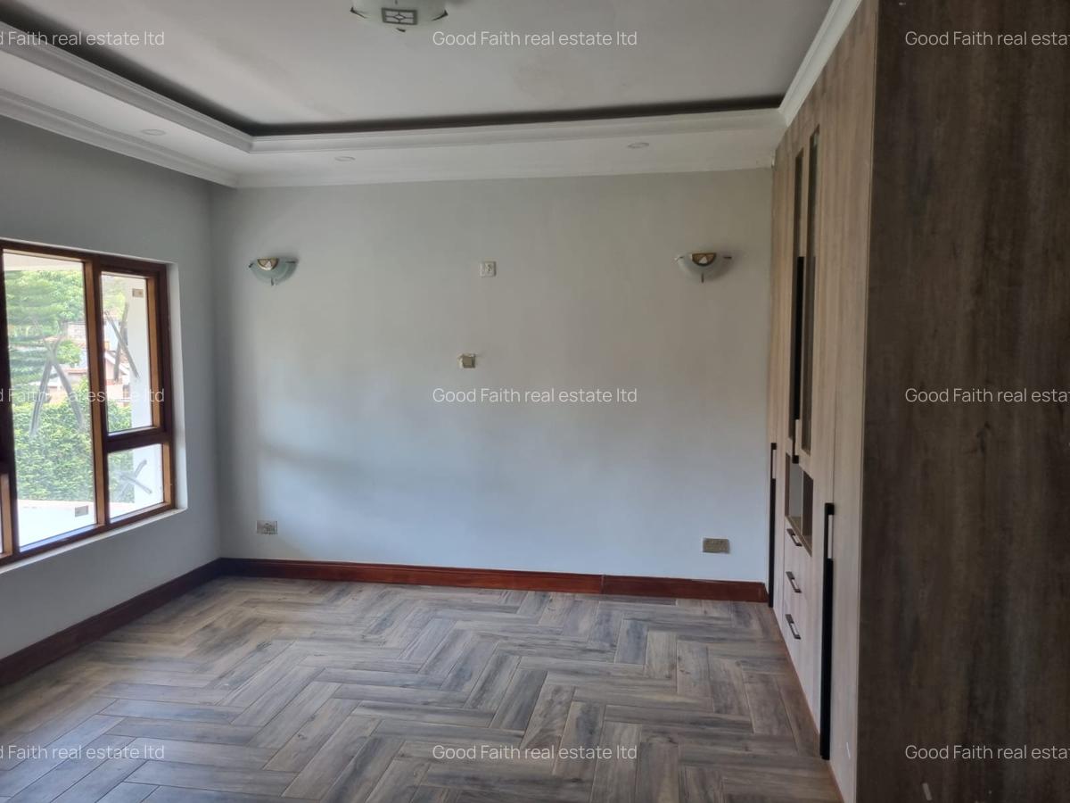 5 Bed House with En Suite in Thika Road - 11