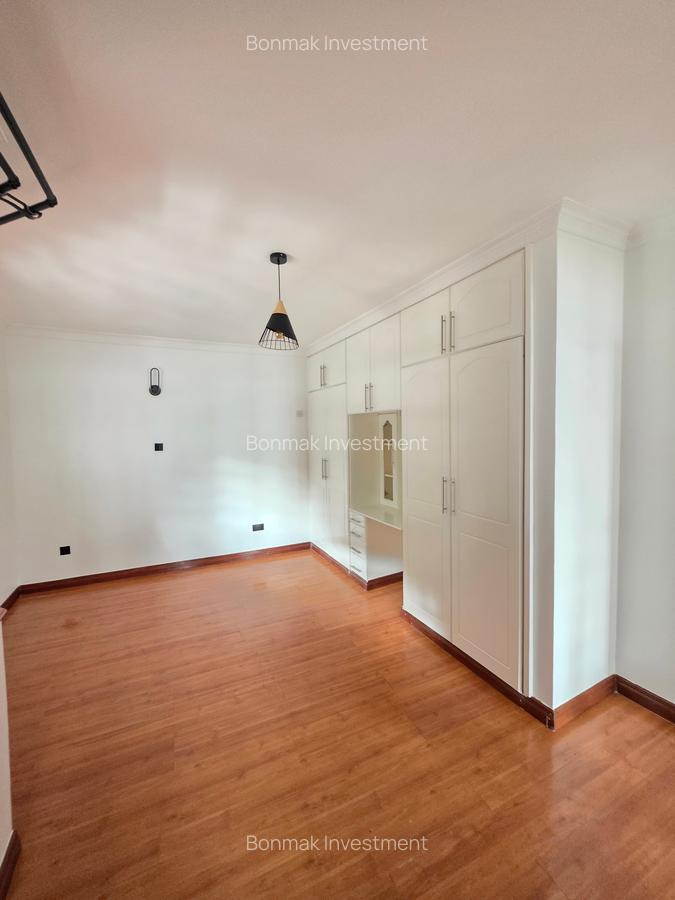 4 Bed House with En Suite at Lavington - 11