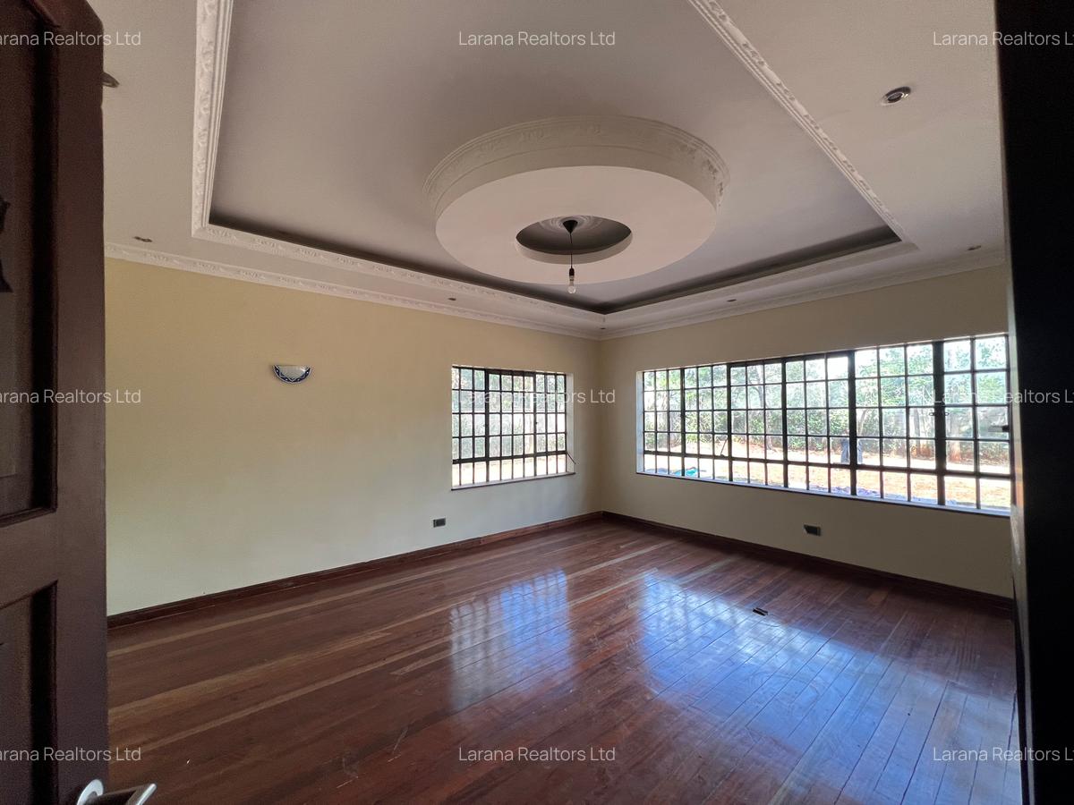 5 Bed House with En Suite at Academy Rd - 2