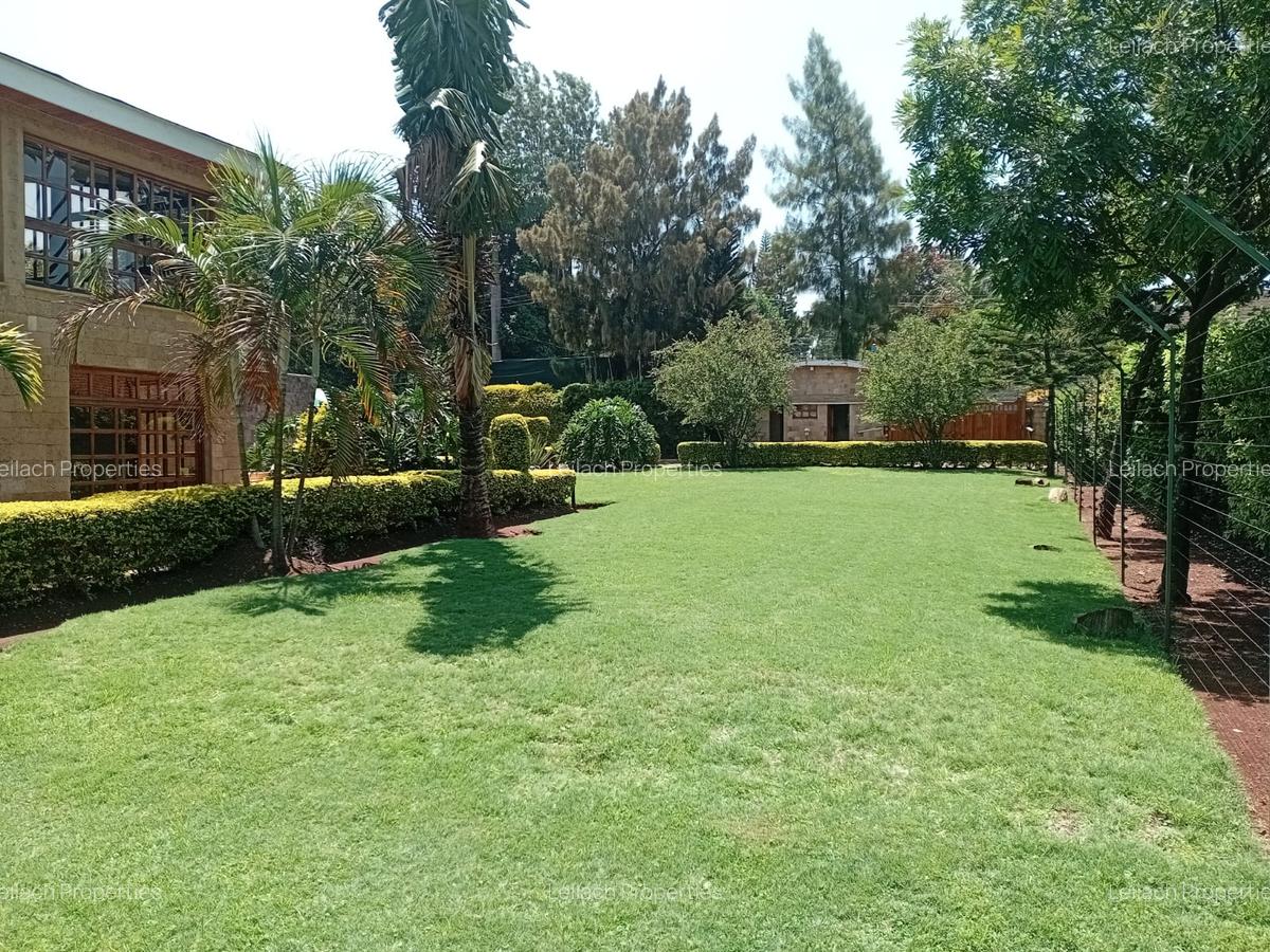 5 Bed House with En Suite in Runda - 4