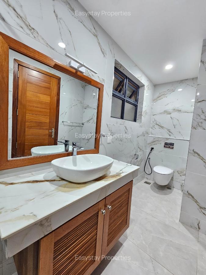 4 Bed Apartment with En Suite in Westlands Area - 9