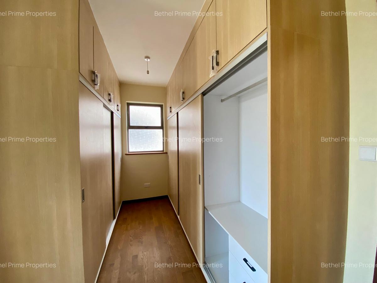 4 Bed Apartment with En Suite in General Mathenge - 10