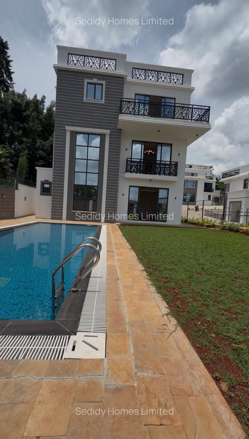 5 Bed Villa with En Suite in Lavington - 1