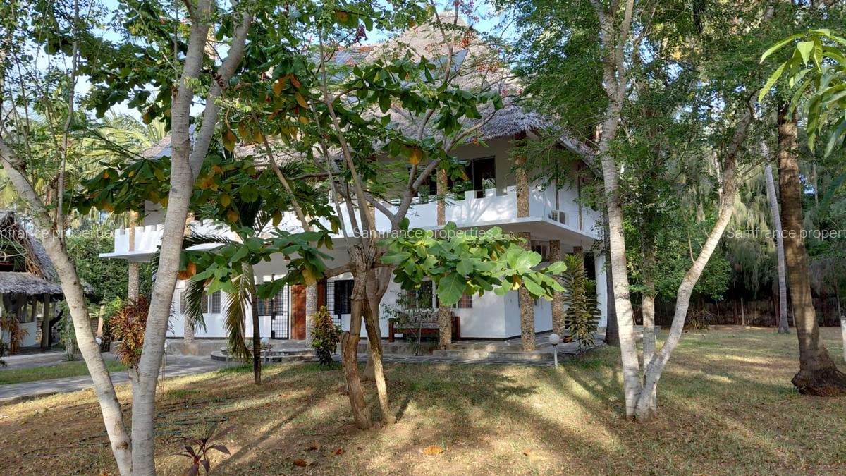 5 Bed Villa with En Suite at Goroda Watamu - 3