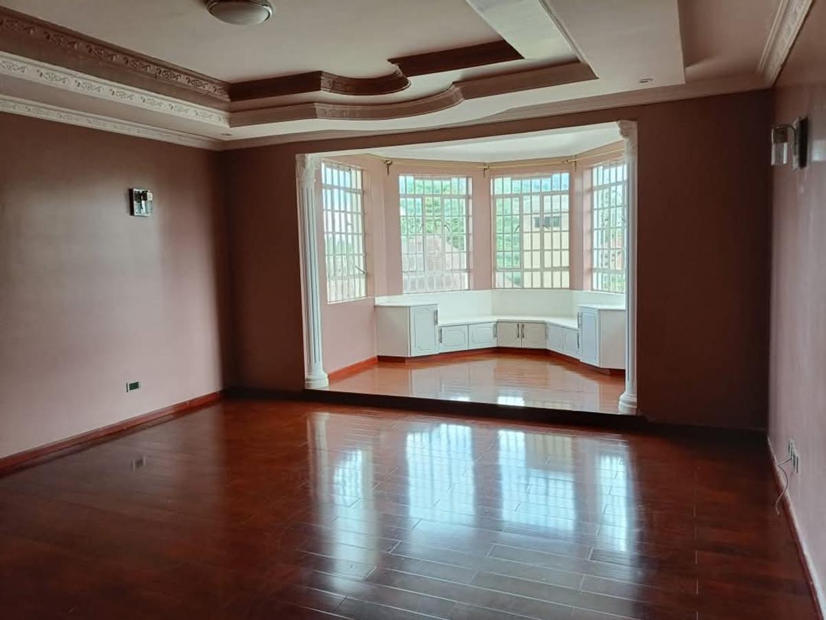5 Bed House with En Suite in Runda - 19