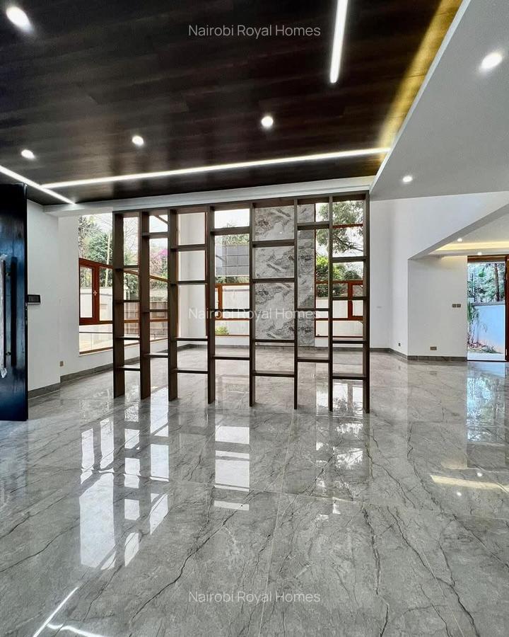 9 Bed House with En Suite at Lavington Green - 15