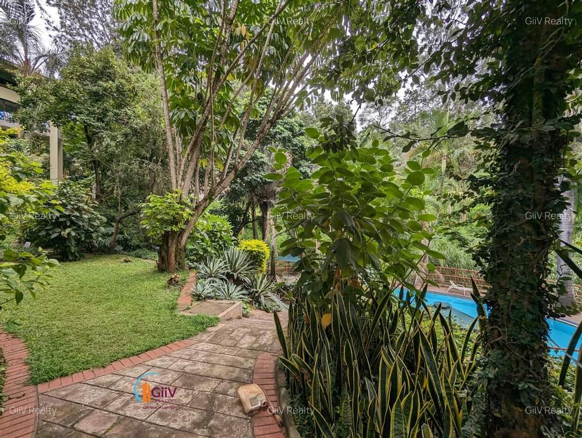 4 Bed Apartment with Swimming Pool in Riverside - 15