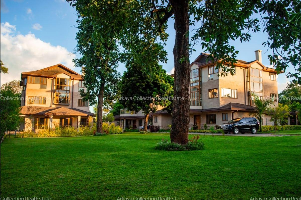 5 Bed House with En Suite in Lavington - 2