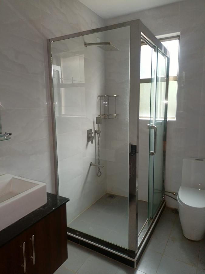 5 Bed Townhouse with En Suite in Lavington - 12