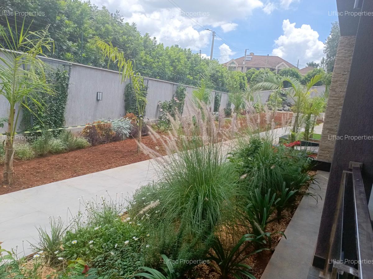 5 Bed House with En Suite in Runda - 20