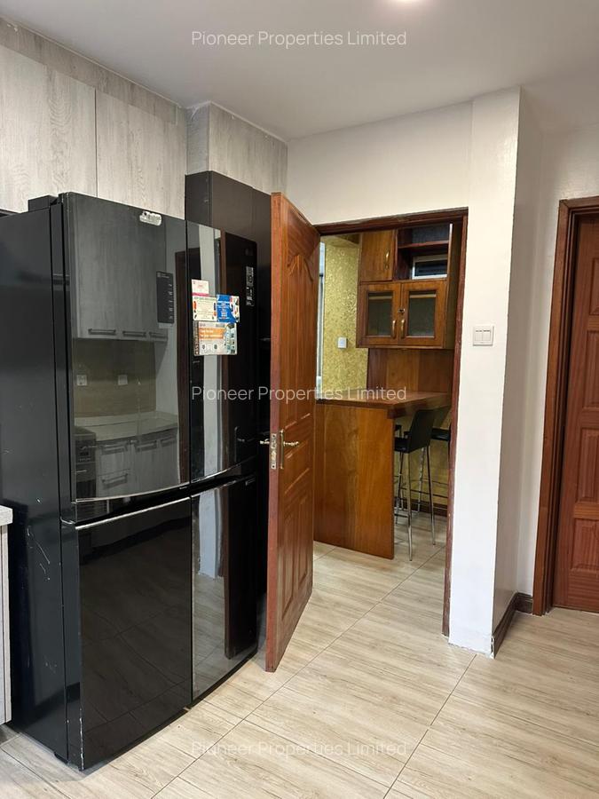 Serviced 4 Bed Apartment with En Suite at 00502 - 12