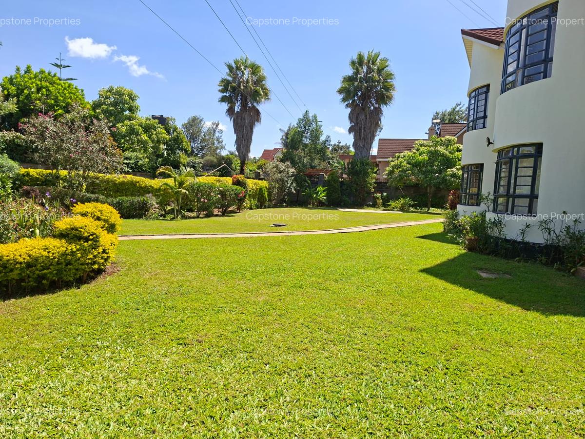 Serviced 2 Bed Apartment with En Suite at Runda - 3