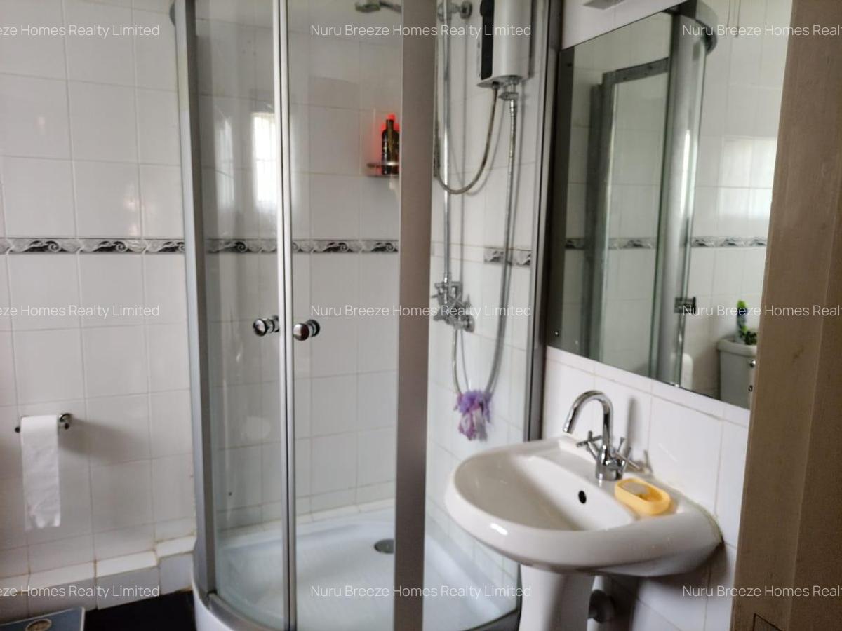 4 Bed House with En Suite in Runda - 12