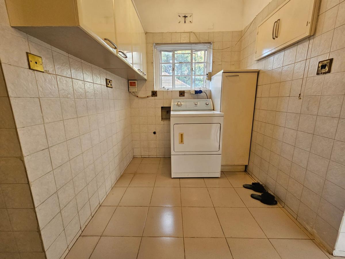 4 Bed House with En Suite in Muthaiga - 12