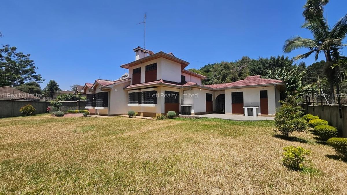 4 Bed House with En Suite in Lavington - 1