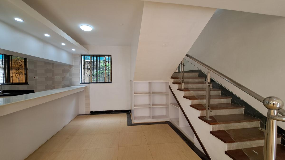 5 Bed Villa with En Suite at Chalbi Drive - 9