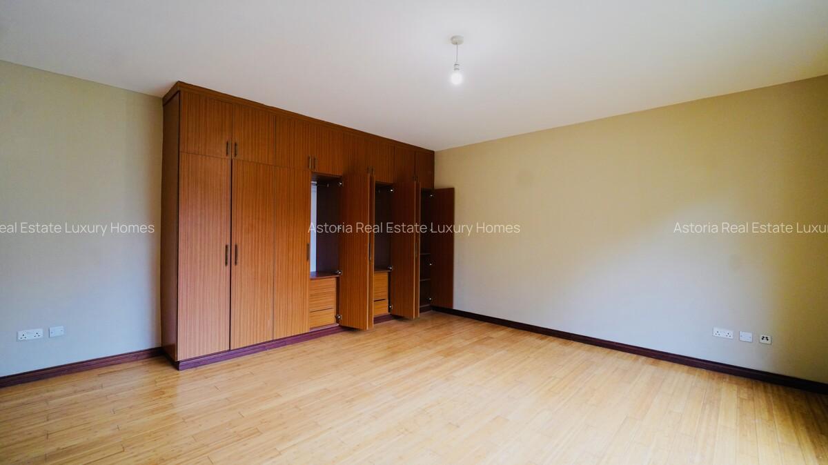 3 Bed Apartment with En Suite at 2026-536 3 Bed - 13