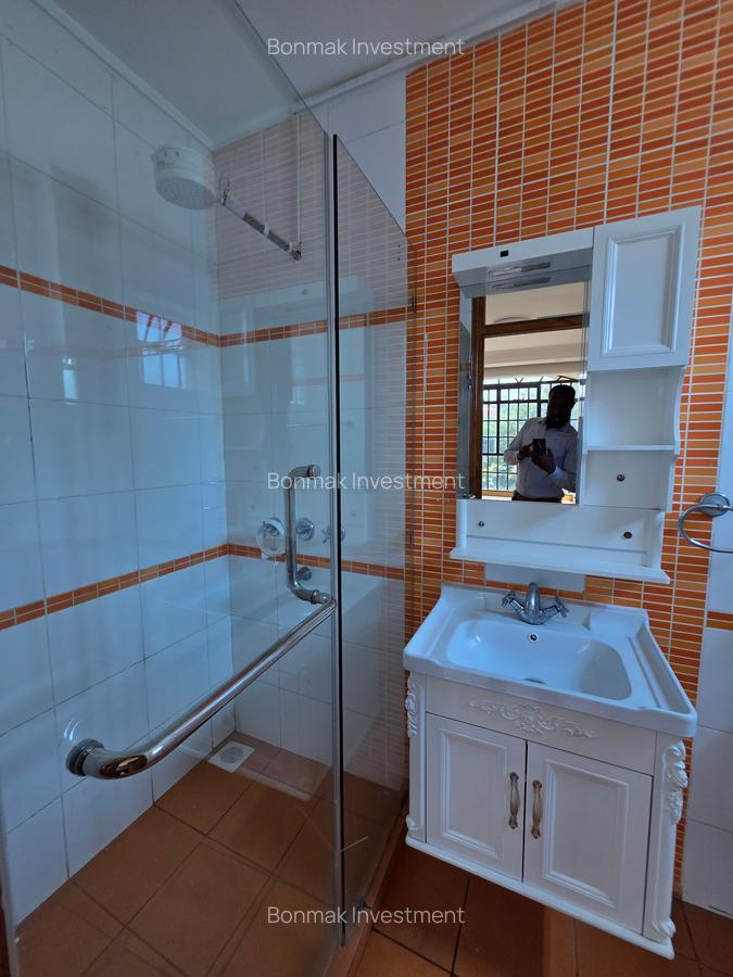 3 Bed Apartment with En Suite at Lavington Green - 20