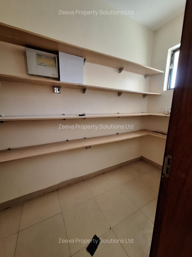 4 Bed Townhouse with En Suite in Lavington - 8