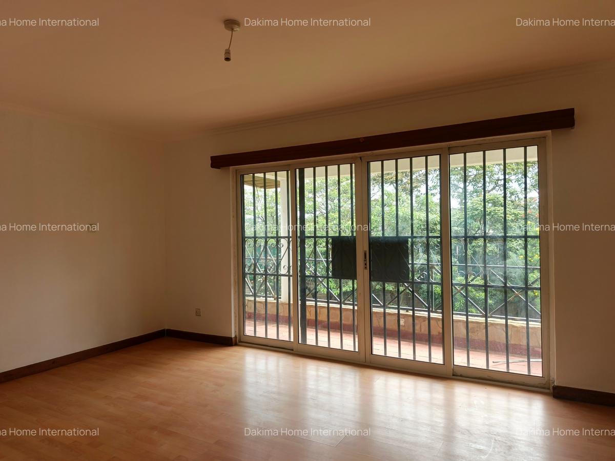 5 Bed Townhouse with En Suite in Runda - 11