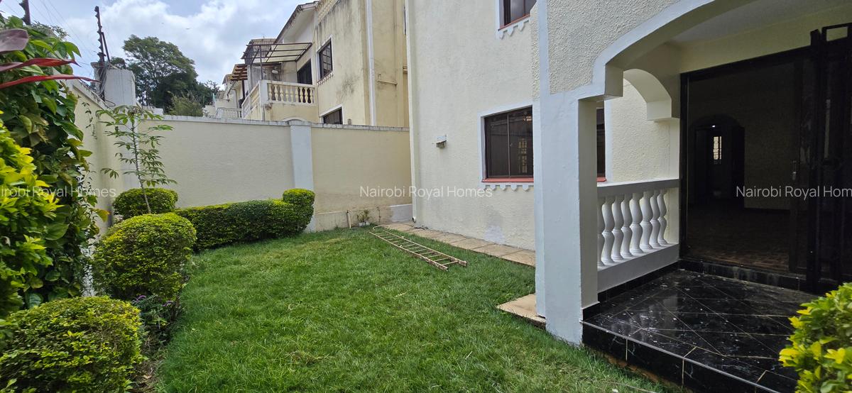 4 Bed Townhouse with En Suite at Lavington Green - 4