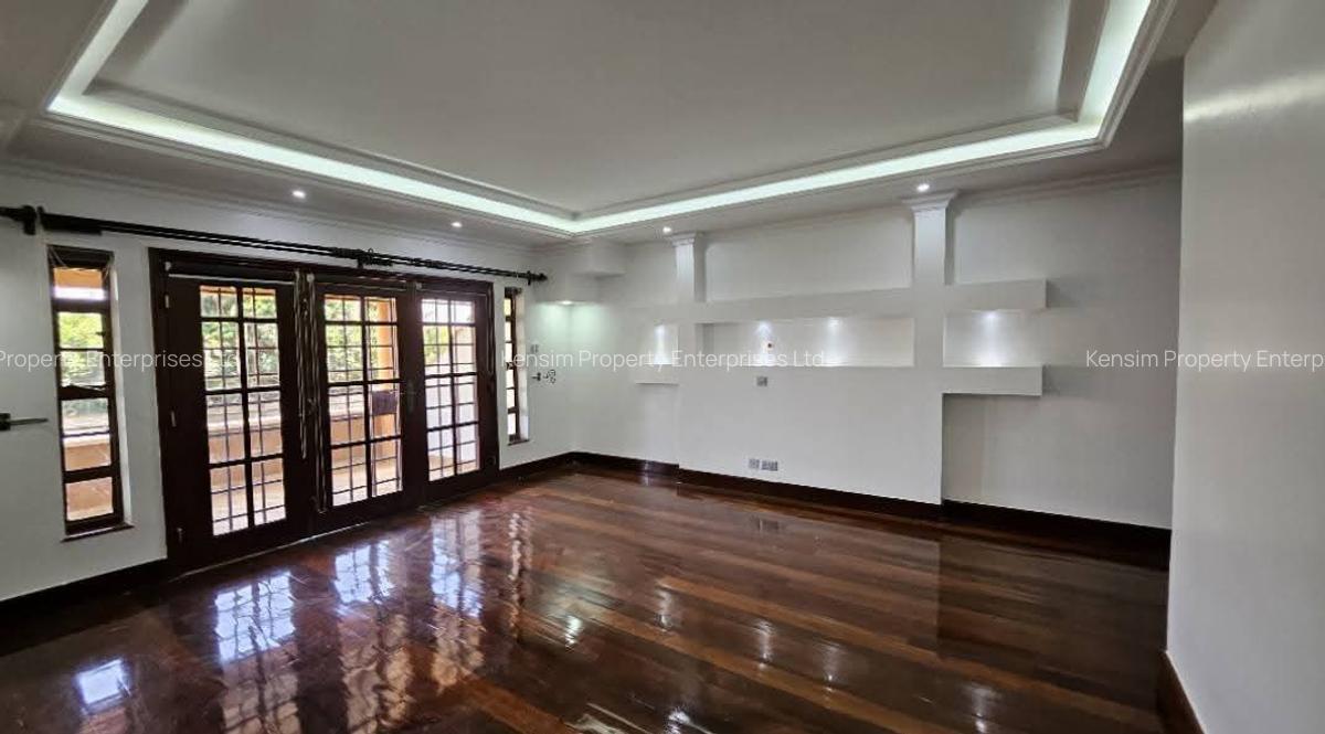 5 Bed House with En Suite in Runda - 15