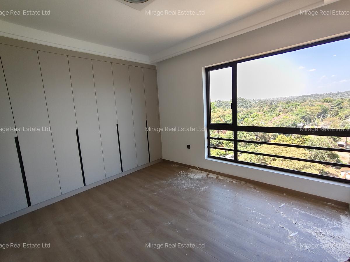 3 Bed Apartment with En Suite in Riverside - 14