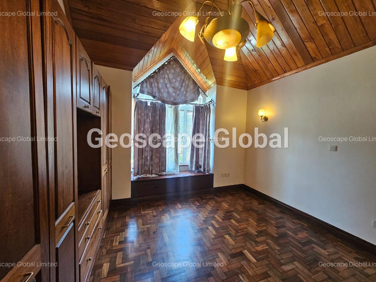 5 Bed House with En Suite in Runda - 19