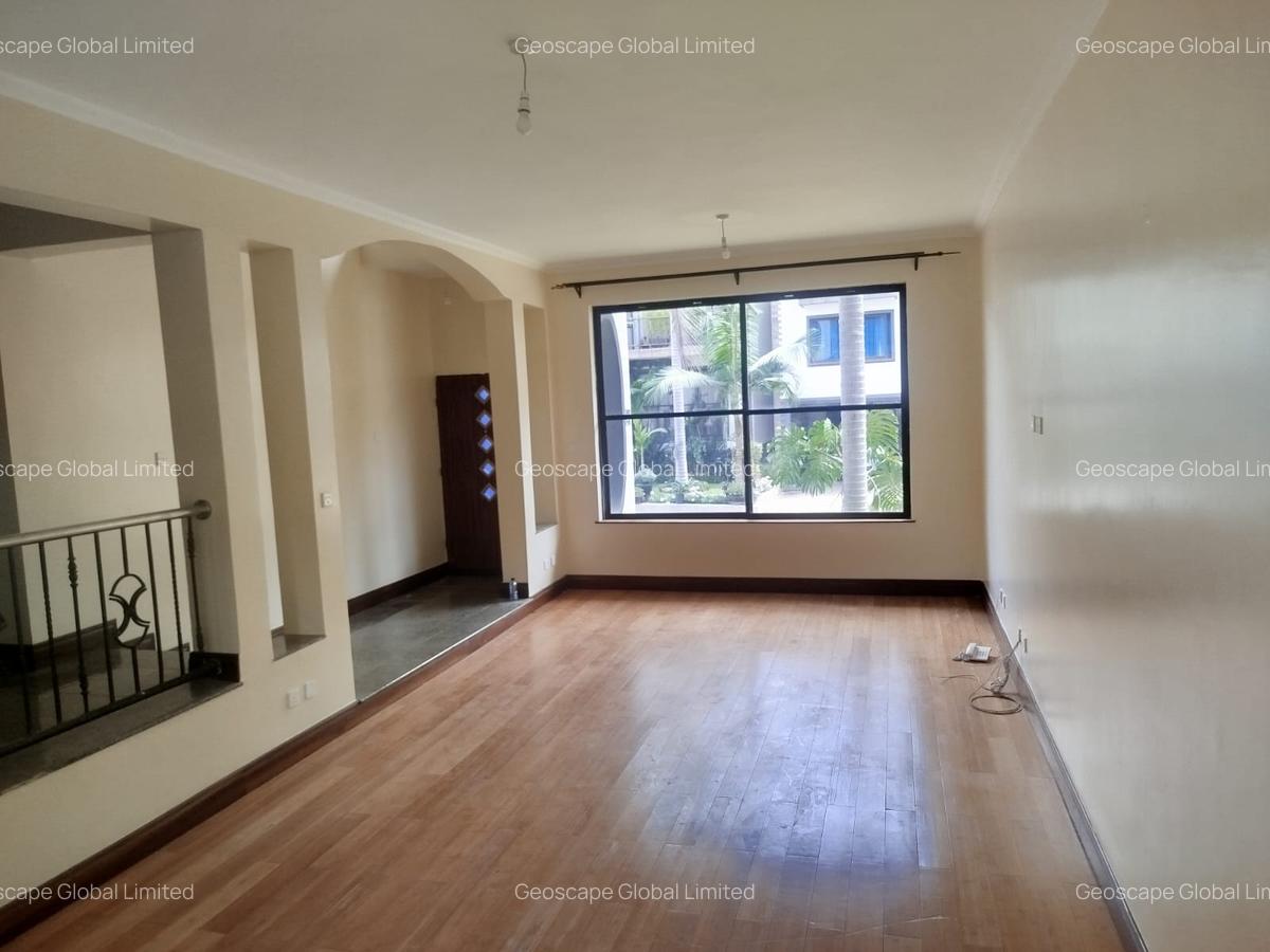 5 Bed House with En Suite in Kyuna - 14