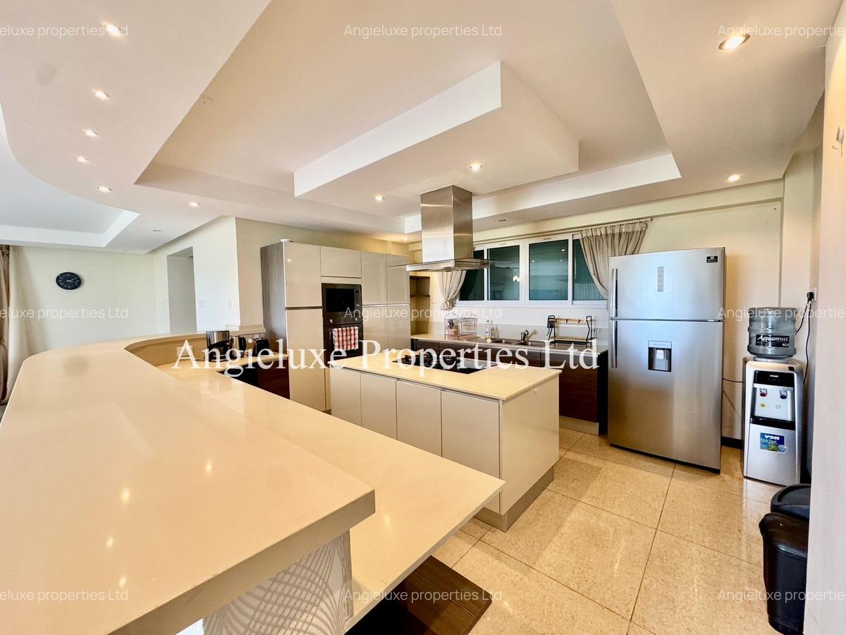 Furnished 3 Bed Apartment with En Suite at Riverside Drive - 17