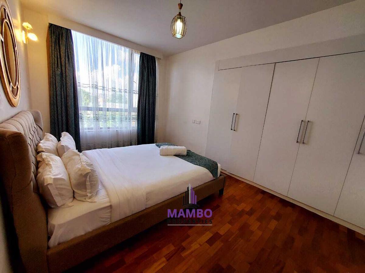 Serviced 2 Bed Apartment with En Suite at Dennis Pritt - 8