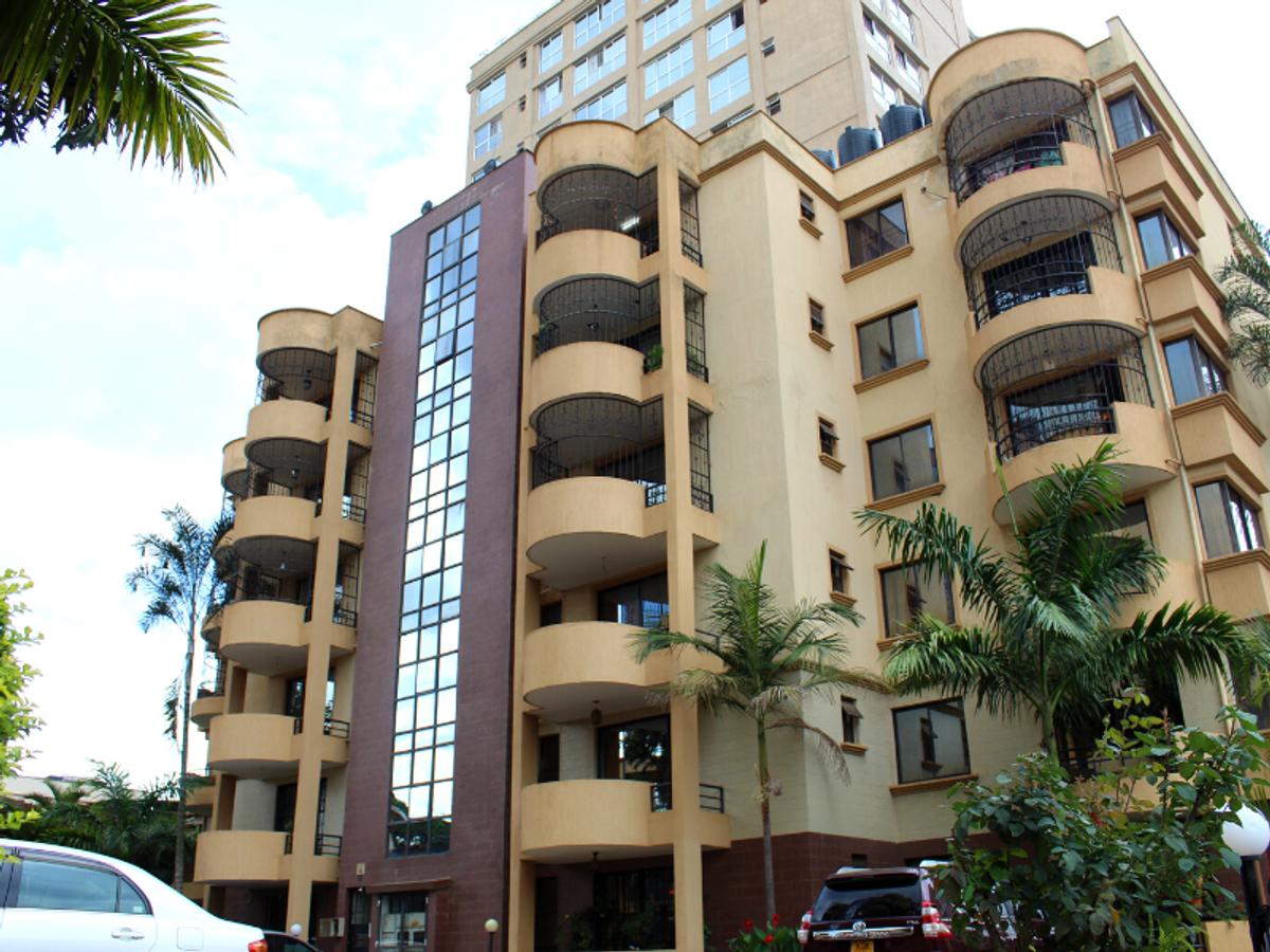 3 Bed Apartment with En Suite in Parklands - 2