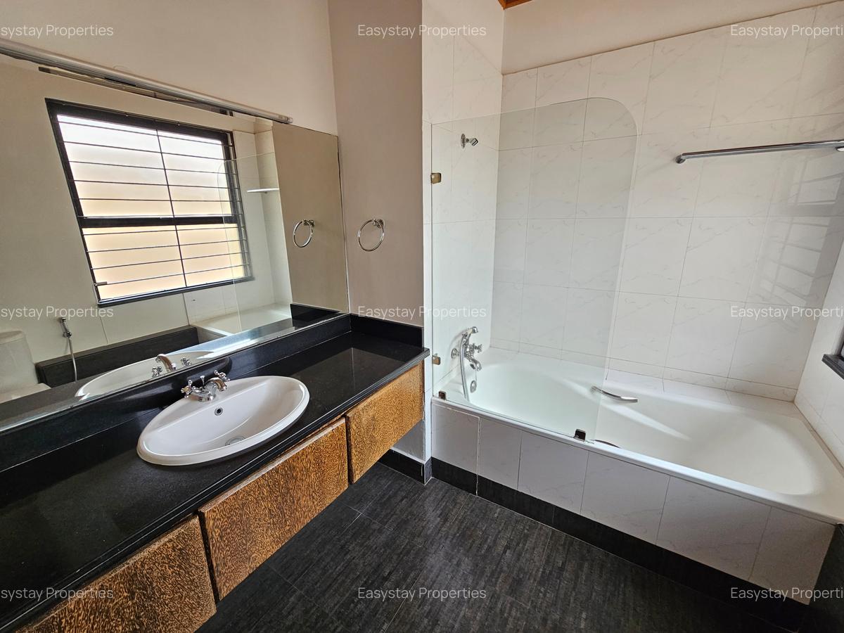 Serviced 2 Bed Apartment with En Suite in Gigiri - 6