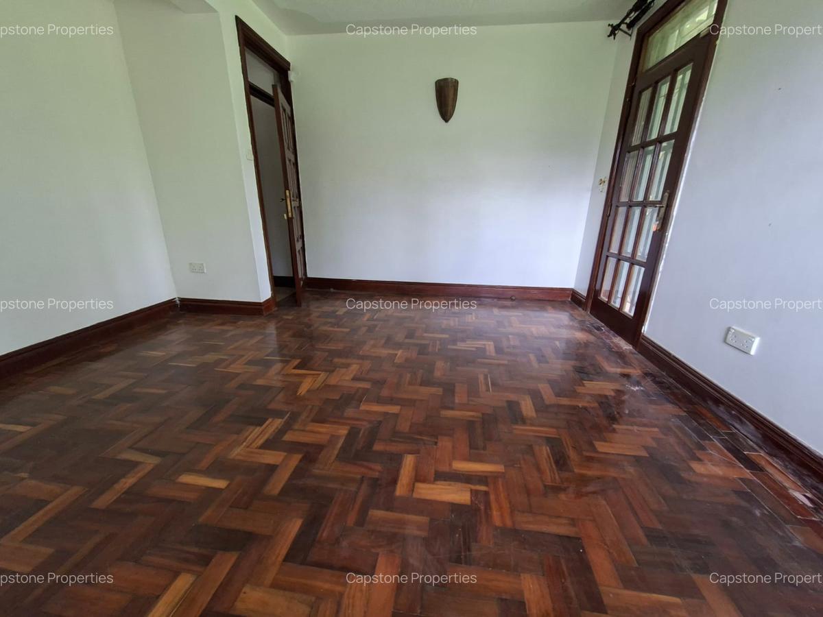 5 Bed House with En Suite in Runda - 16