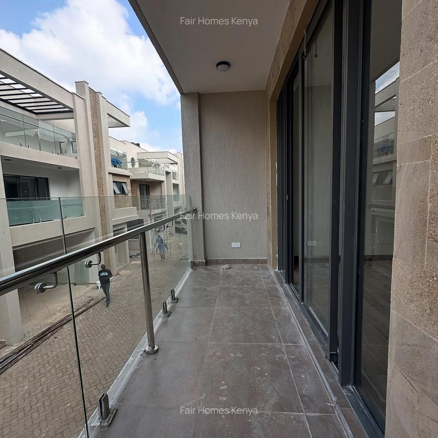 5 Bed Townhouse with En Suite at Lavington Green - 10