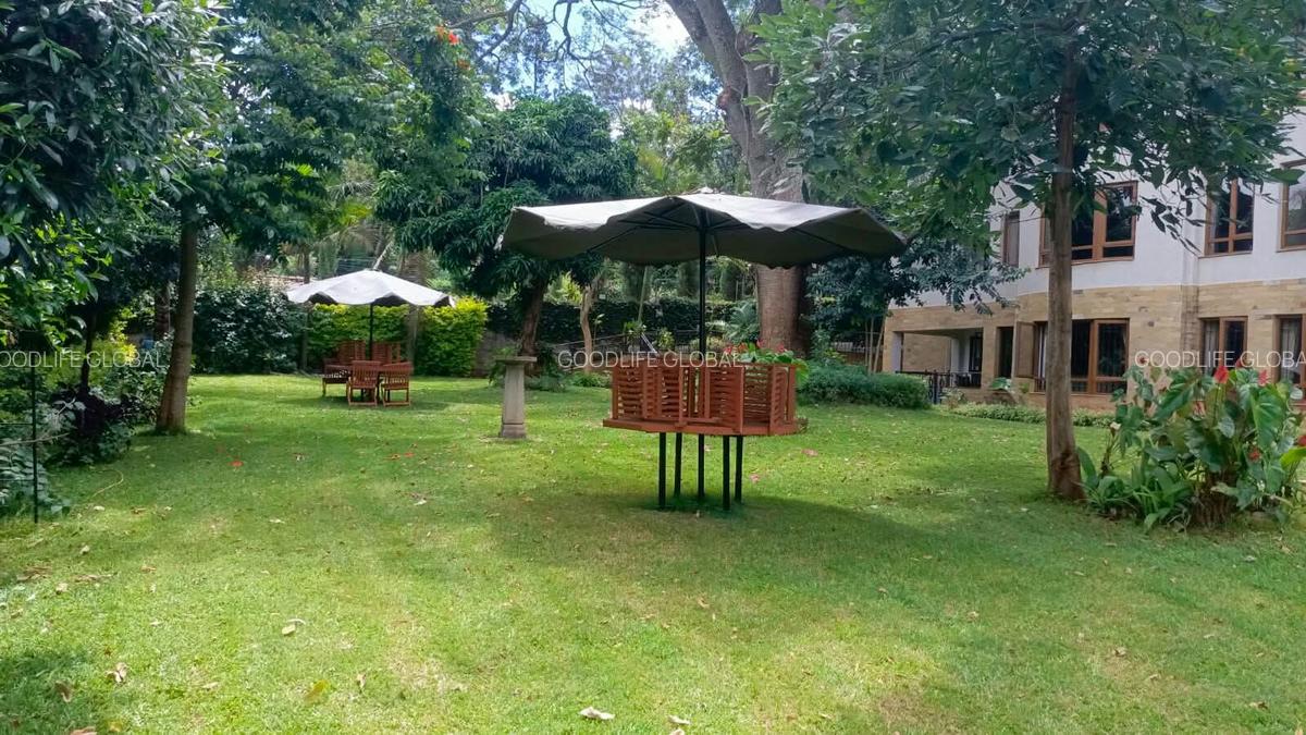 Serviced 2 Bed Apartment with En Suite at Runda - 3