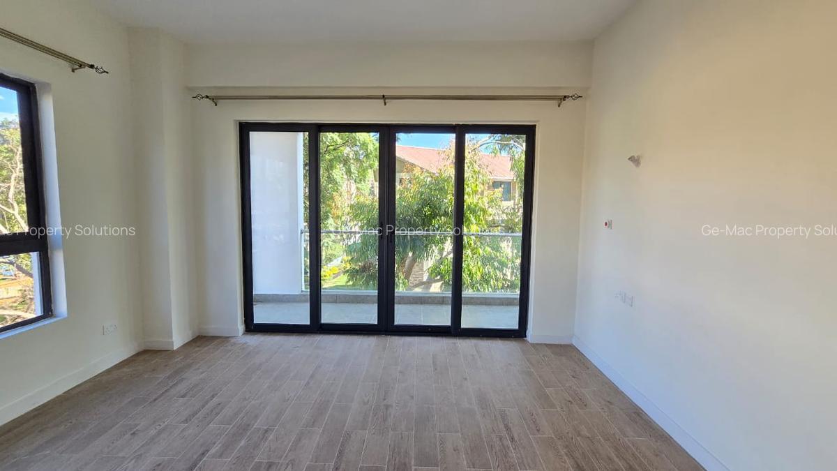 1 Bed Apartment with En Suite in Lavington - 5