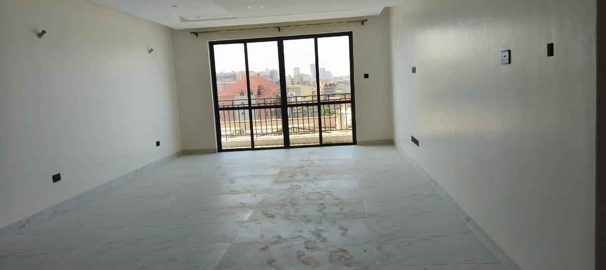 4 Bed Apartment with En Suite at Parklands - 10