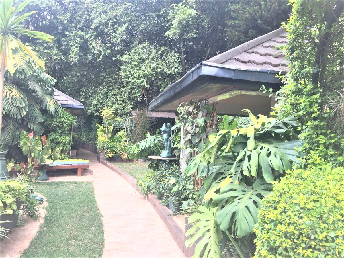 1 bed house with en suite at runda