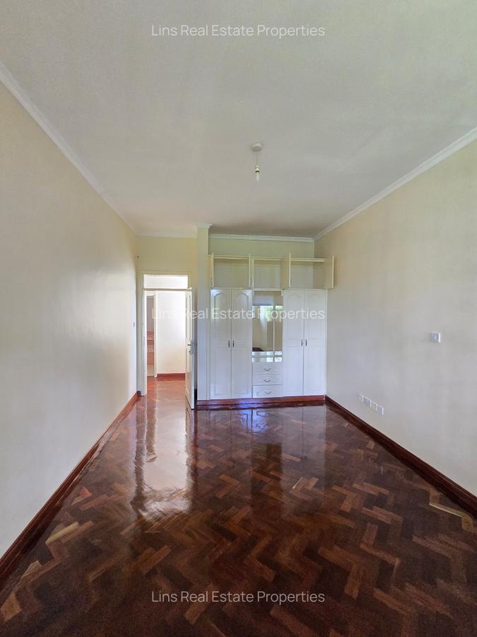 4 Bed House with En Suite in Runda - 9