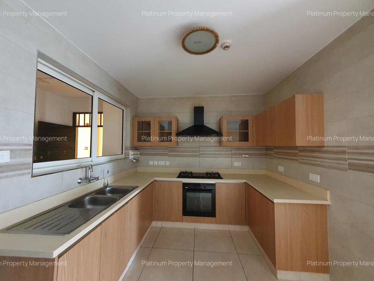 3 Bed Apartment with En Suite at Westlands - 4