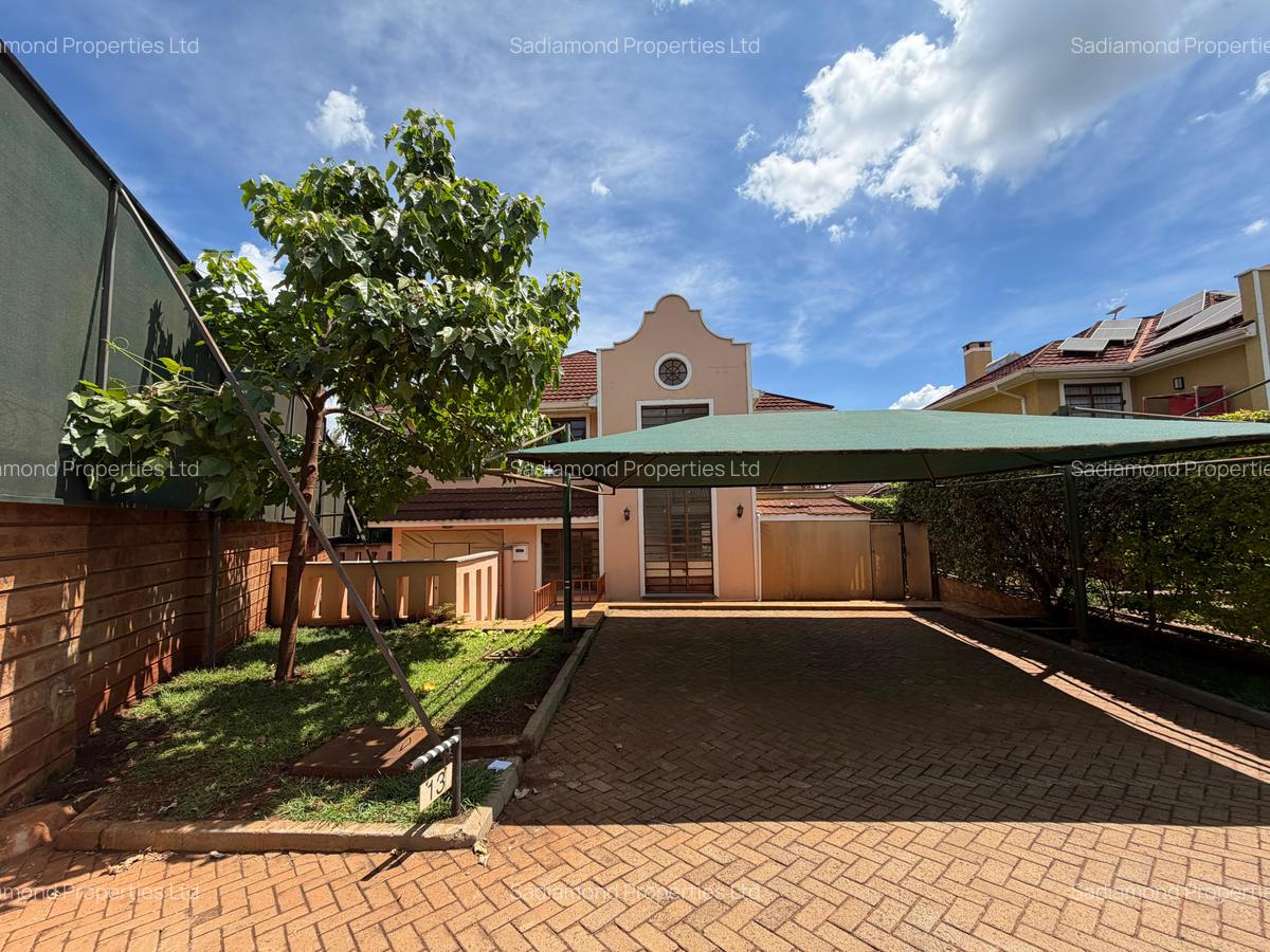 4 Bed Villa with En Suite in Runda - 1