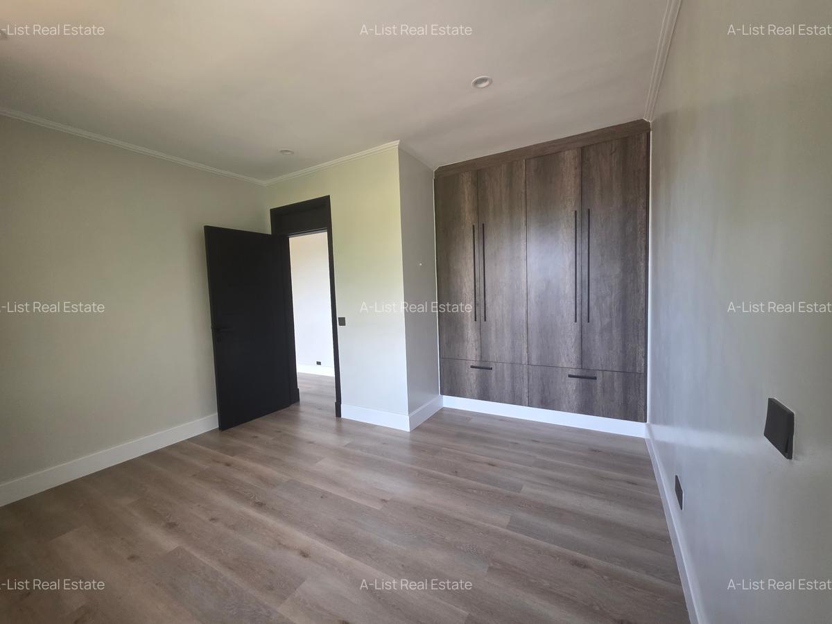 3 Bed Townhouse with En Suite in Gigiri - 9