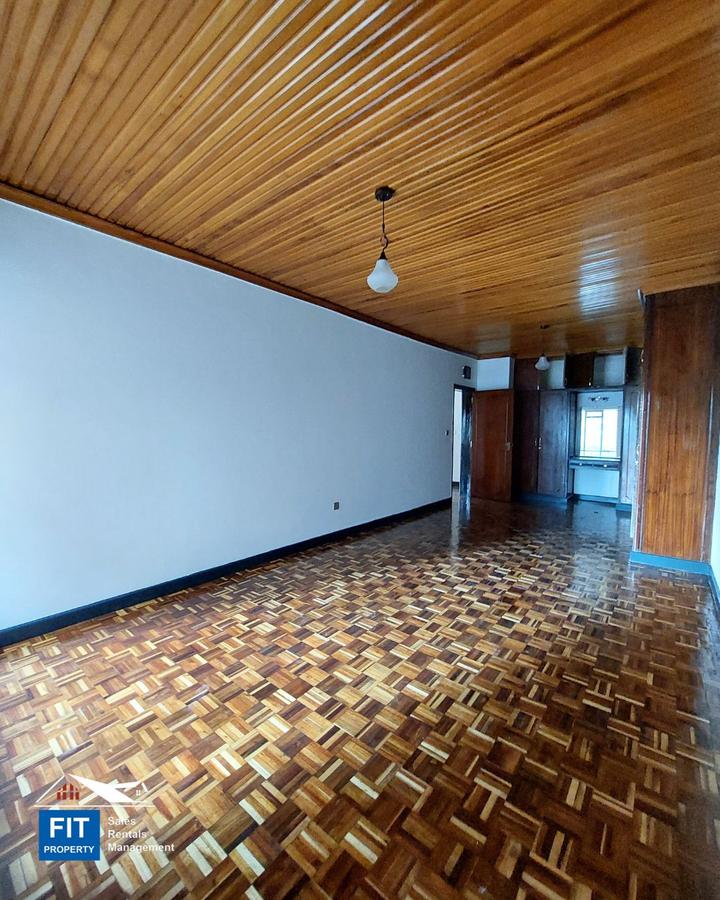 4 Bed Townhouse with En Suite in Westlands Area - 15