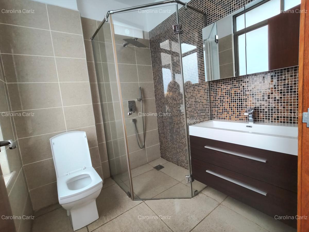 3 Bed Apartment with En Suite at 6Th Parklands Road - 8